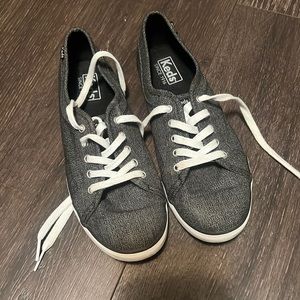 Worn few times. Very little worn. They were too  small on my feet.